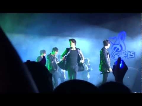 [HD FANCAM] 121123 SMTOWN Singapore - Super Junior M - Perfection
