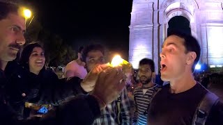 Eating Fire Paan at India Gate, Delhi video