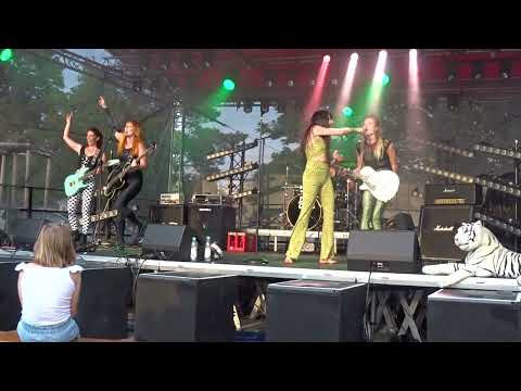 Doll Circus: Hey Ho Lets Go live im Kult 2022 07 23