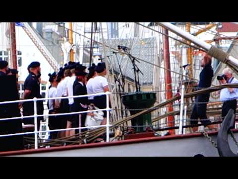 Bergen Tall Ships - Shanty from Statsraad Lehmkuhl