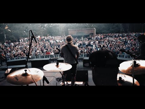 Totální nasazení - Totální nasazení - Tma pod svícnem  (Official Music Video 2021)