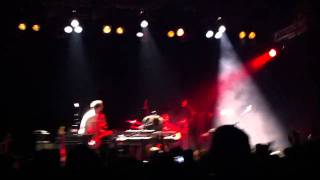 Wolf Parade - Kissing The Beehive