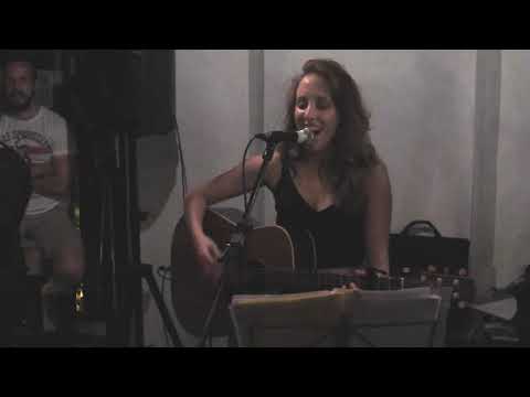 Ana Bustruc koncert dvorišta radiceva 54 21.7.2018