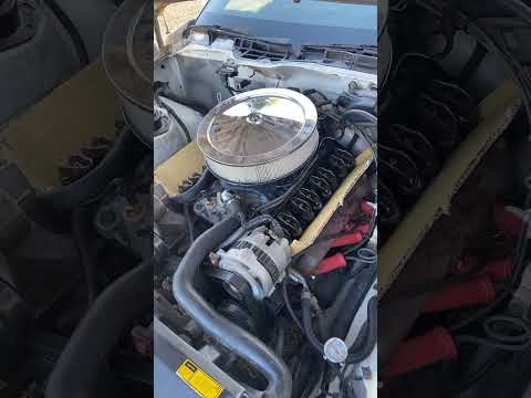 Small block 305 running without valve covers #chevrolet #cars #automotive