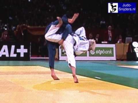 Judo 2009 Paris: Caprioriu (ROU) - Ribout (FRA) [-57kg].