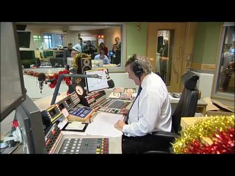 Sir Terry Wogan signs off on his breakfast show