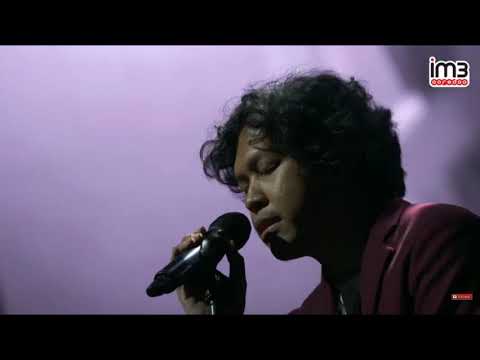 Hindia - Tinggalkan Di Sana Live @Collabonation