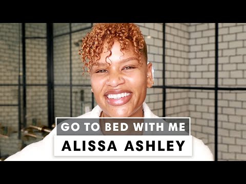 艾麗莎-阿什利的夜間護膚程序｜和我一起睡｜《Harper's BAZAAR》。 (Alissa Ashley's Nighttime Skincare Routine | Go To Bed With Me | Harper's BAZAAR)