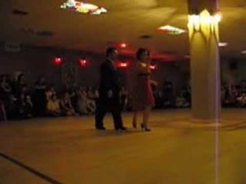  Vilma Fabiana Vega  and  Fernando Galera  are  dancing  to  a  tango