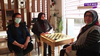 Safranbolulu Hanımlar, Hanım Evinde Gayet Mutlu. 