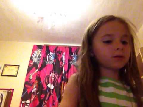 Sienna performing her very first original song 'Best BFF's', sooo cute! (8 yrs)