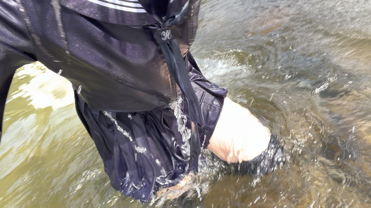 【濡れフェチ】夏の終わりにセーラー服着たまま水遊び！びしょ濡れセーラーは気持ちいい！！