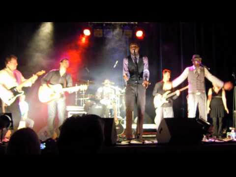 Jahriki & Gabs backed by Stan'za - Jah Heavy Load - Live