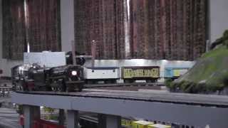 preview picture of video 'Pearl River Train Show 2014 Standard Gauge Layout'