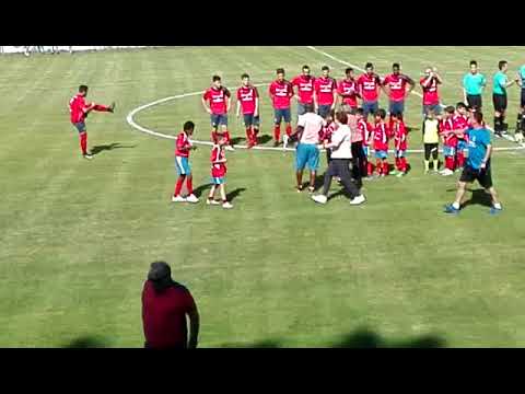 Pasillo do Moraña C.F. e o Tyde C.F. ao Benxamín "B" campeón de Liga.