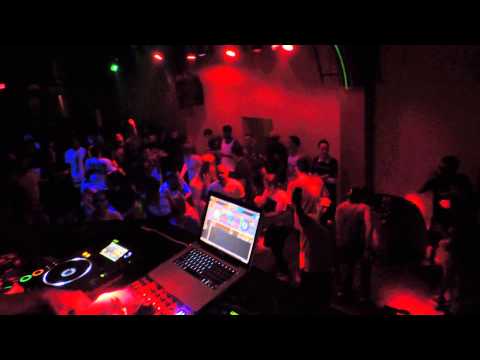 DJ Trixx From Lohi Stereo Legends 2014 One Bar Old San juan