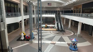 Crossroads Mall (Waterloo, IA) - a nearly empty dead mall