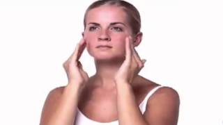 Dr  Hauschka &#39;Press &amp; Roll&#39; Technique