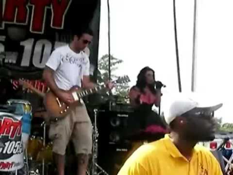 Annet Artani at MegaJam