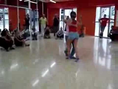  Andrea Misse  and  Javier Rodriguez  are  dancing  to  the  milonga  "  Milonga De Mis Tiempos  "