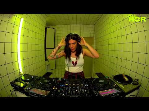 Truncate Takeover - Elisa Bee | HÖR - Jul 7 / 2023