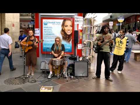 Som Central  com Leonardo Frodo no vocal