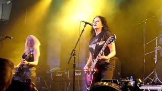 Girlschool - The Hunter