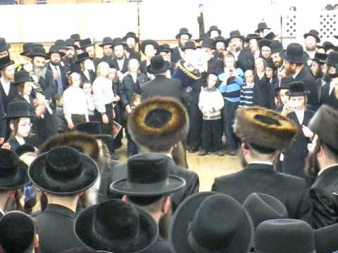 Satmar Rabbi Dancing By Hachnosas Sefer Torah   5