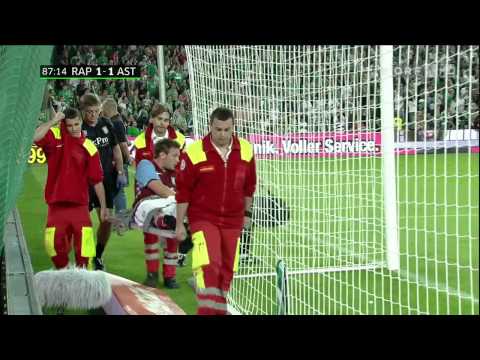 Rapid Wien Fans bewerfen, bespucken und beschütten Spieler von Aston Villa (Andreas Weimann)