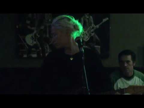 Wendy James (Transvision Vamp)  Soundcheck   Tell That Girl To Shut Up - Kilmarnock 2016