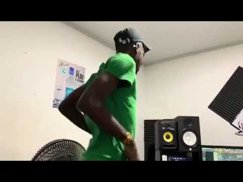 Luis Eduardo Acustico- No Importa El país