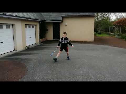 Déplacement avant côté coup droit