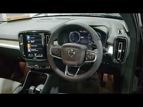 Volvo XC40 T4 PLUS DARK RECHARGE AUTOMATIC **ONE O - Image 2