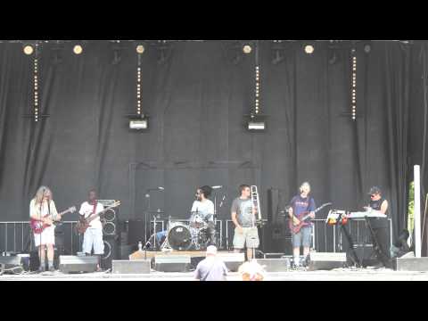Dr. Jah & The Love Prophets at The Big Up 2011 : Ridin' To Zion