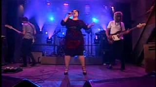 Gossip - Heavy Cross (Live on Alexa Chung)