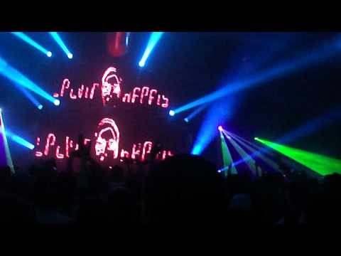 Calvin Harris live in Puerto Rico - Bounce