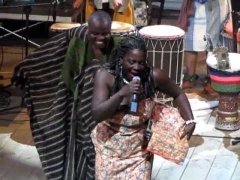 AFRICAN FRIES-Ranzie Mensah live il 10/05/2012 al Teatro Giacosa di Aosta