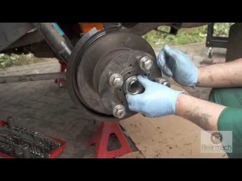 Stub axle change - The Fine Art of Land Rover Maintenance