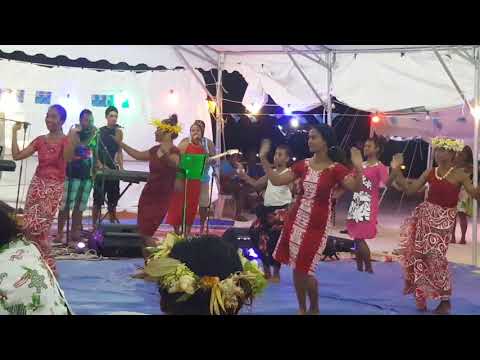 Funafuti Girls dancing to *Te Fafine Gatu Kula* sang Live by the Underkava Band