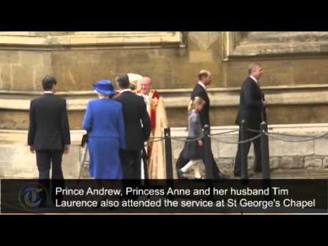 Queen attends Easter service