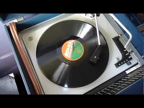 SCOTT WOOD & His Orchestra. Castles In The Sand.  1933