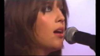 The Donnas –Fall behind Me (playback)