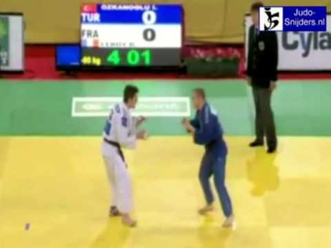 Judo 2009 Paris: Ozkanoglu (TUR) - Leroy (FRA) [-60kg].