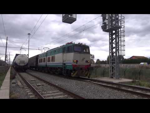 E655.523 sul MRS 57362 Maddaloni Marcianise - Bologna Interporto, in partenza da Pomezia