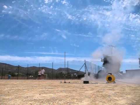 KNO3 Rocket 5.4 - Stability test with harness and leash