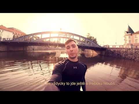 Lex Barker točí desku „3“