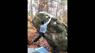 Video thumbnail of Priapisme (droite), 8a. Fontainebleau