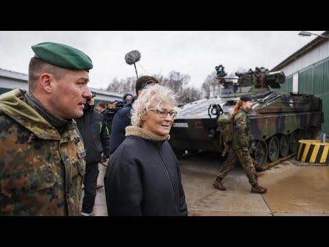 ألمانيا وزيرة الدفاع تقدم استقالتها بسبب عدة هفوات منذ بدء الحرب في أوكرانيا