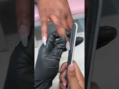 HOW TO: Shape Almond Nails (tutorial) #nails #nailtutorial #almondnails #almondnailstutorial