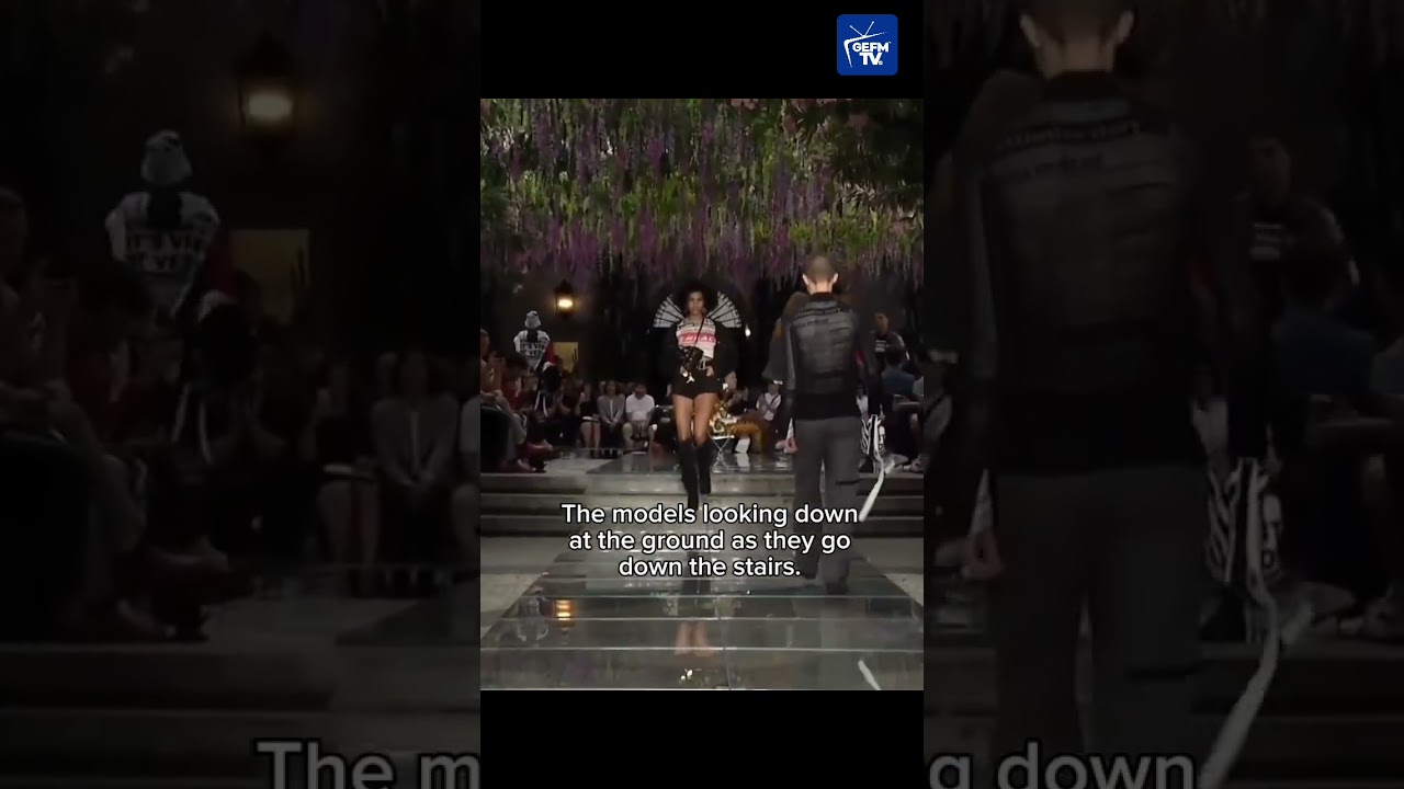 Bella Hadid for Versace SS'19 #modeling #models #model #runway #supermodels #supermodel